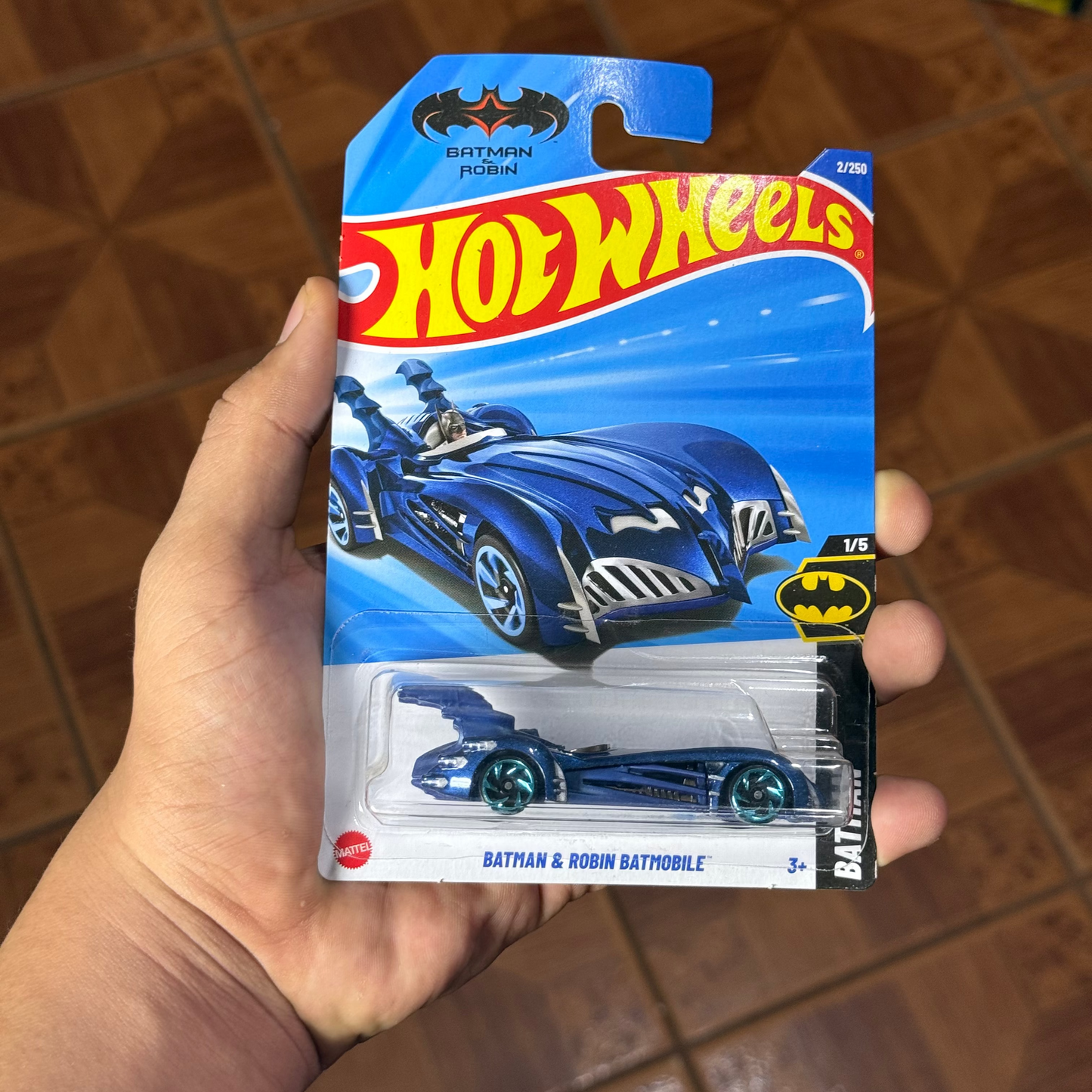 Hw Básico Batman & Robin Batmobile