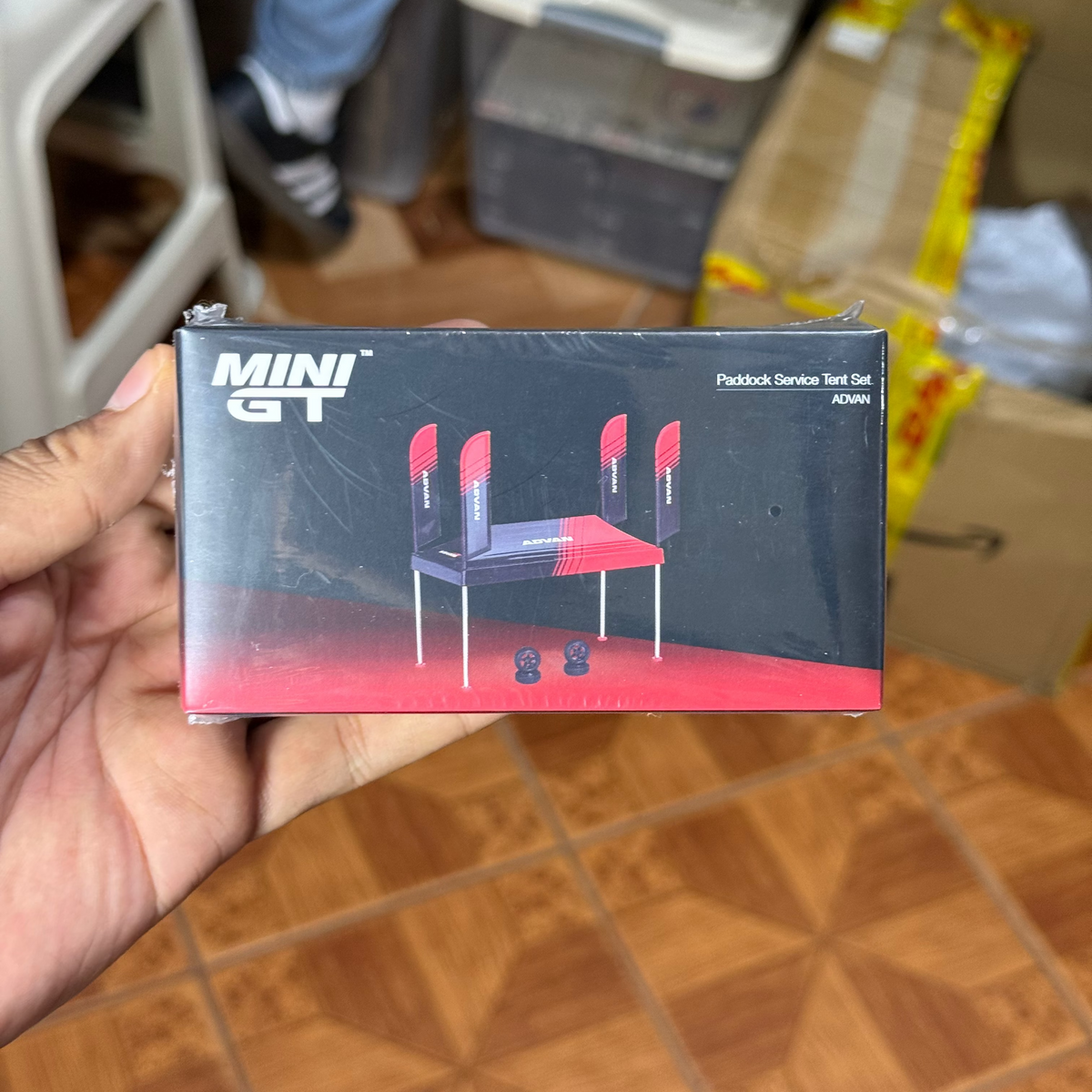 Mini GT Paddock Service Tent Set de ADVAN