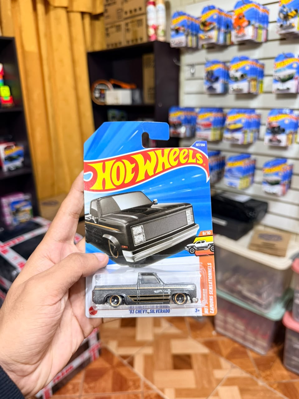 Hw Básico '83 Chevy Silverado