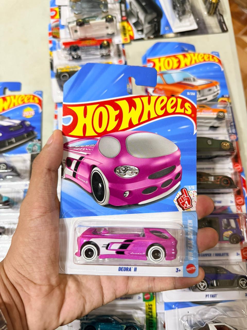 Hw Básico Deora II Rosado
