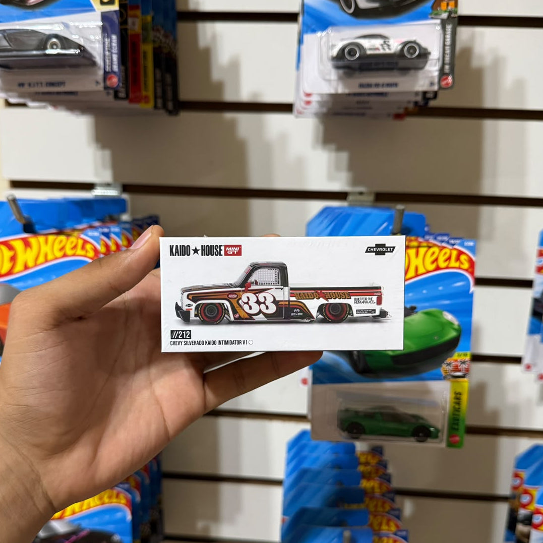 Kaido House (mini gt) Chevy Silverado Kaido Intimidator V1