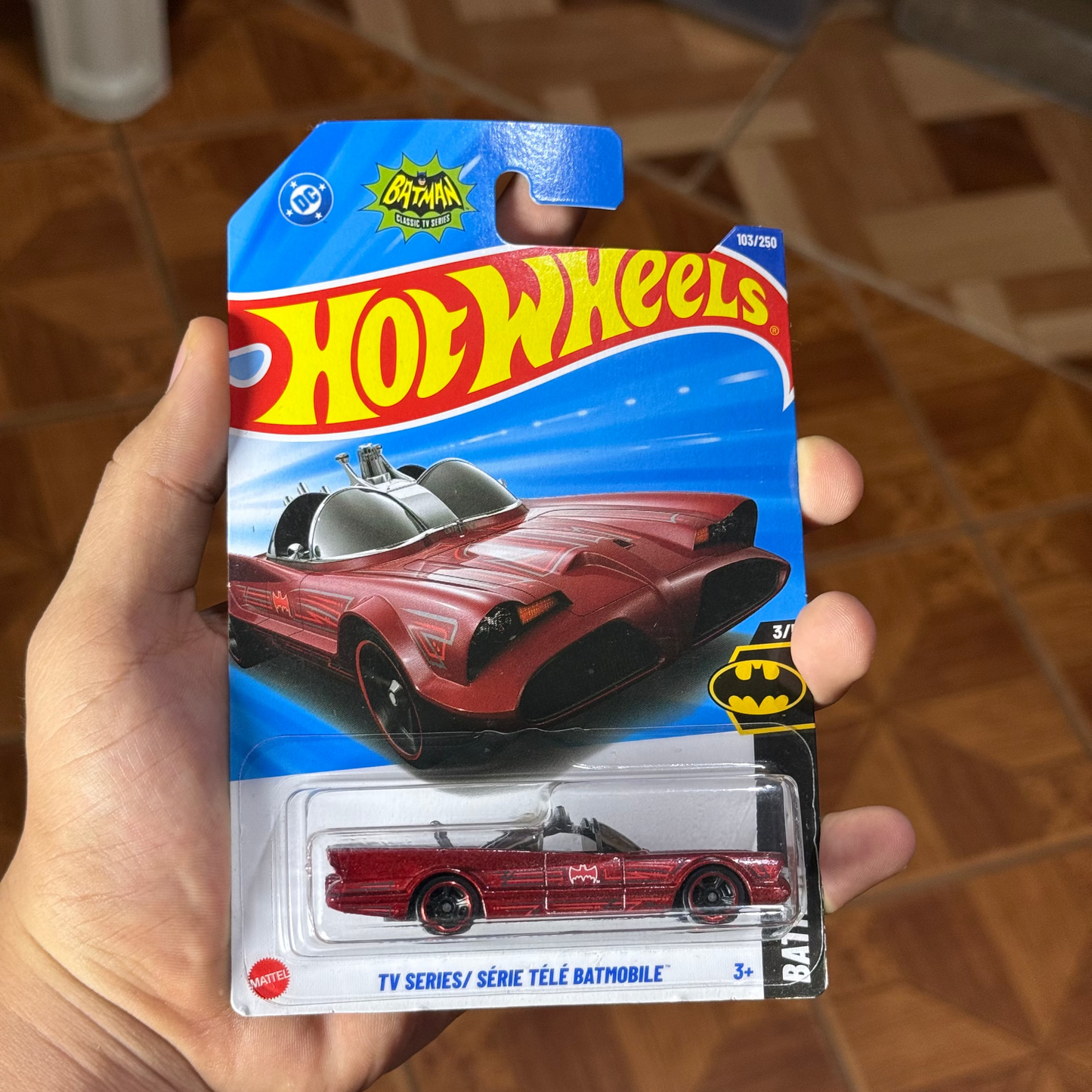 Hw Básico Tv Series/ Série Télé Batmobile