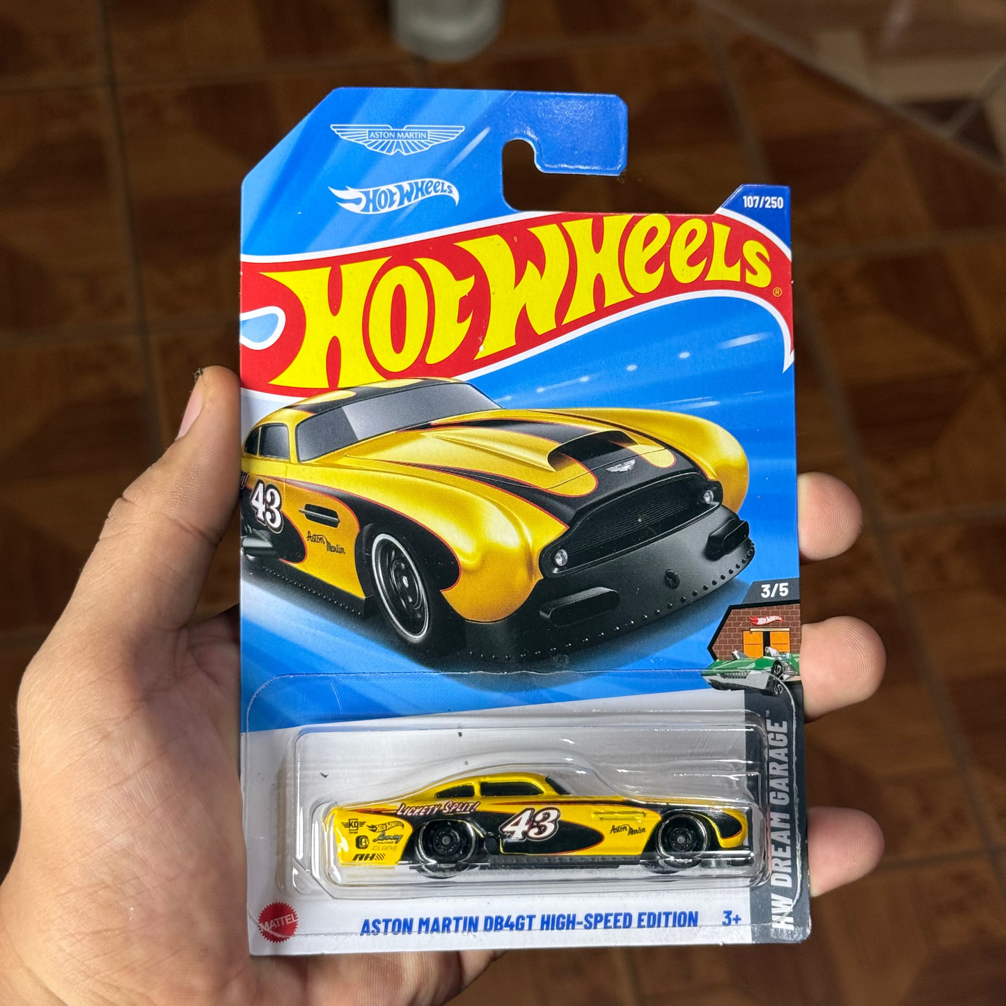 Hw Básico Aston Martin D846T High-Speed Edition