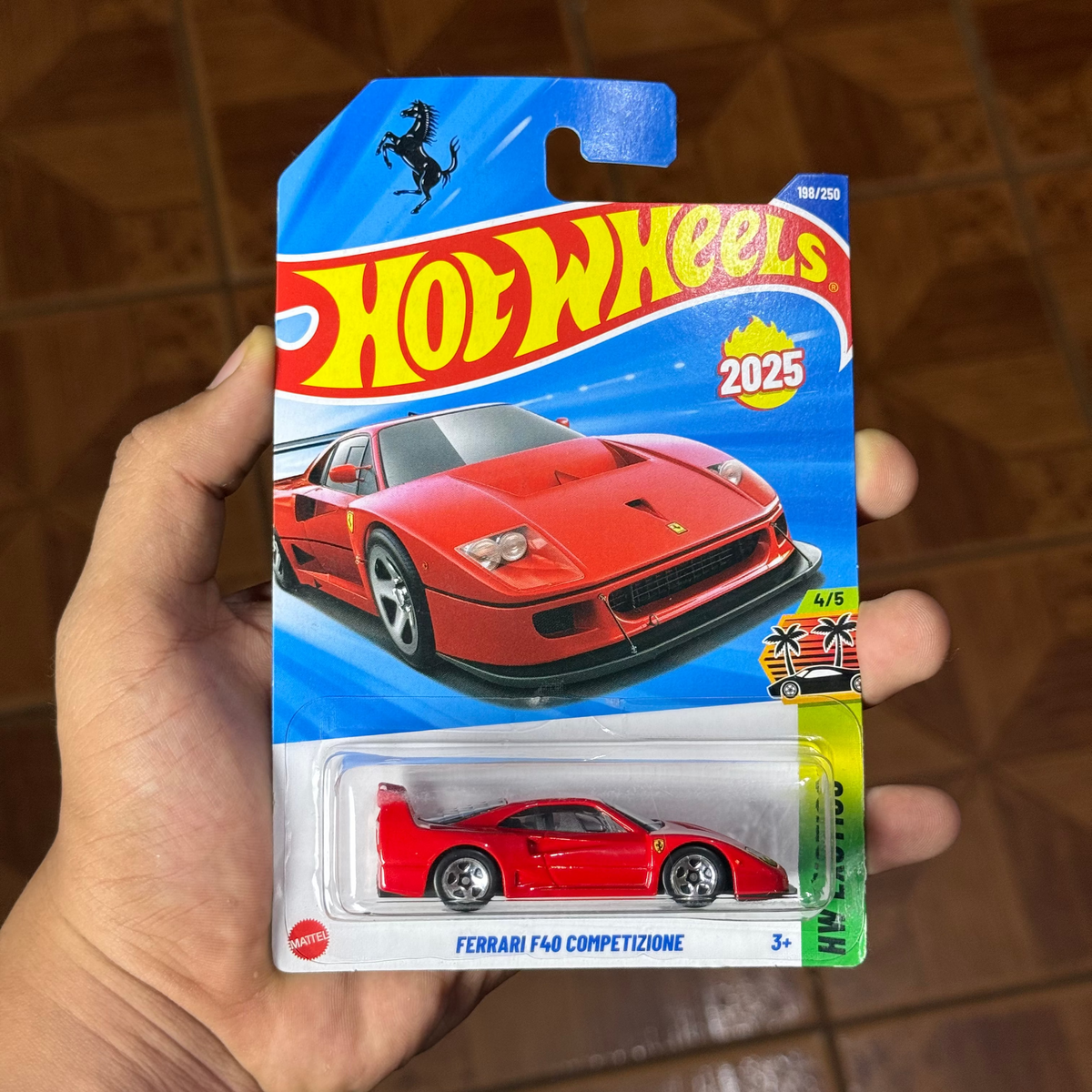 Hw Básico Ferrari F40 Competizione