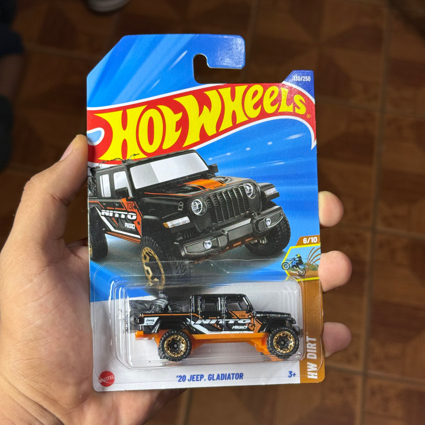 Hw Básico 20 Jeep. Gladiator