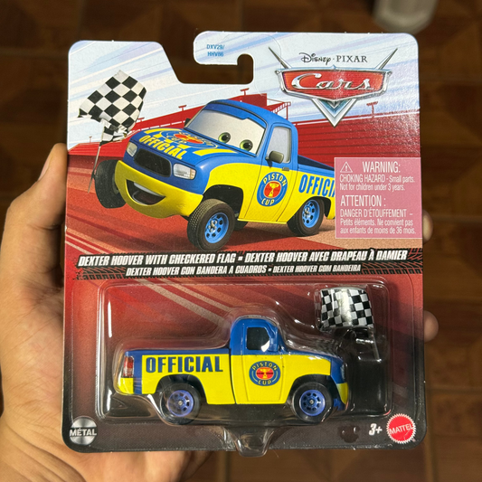 Disney Pixar Cars Dexter Hoover con Bandera a Cuadros