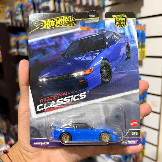 Hot Wheels Premium Nissan SilEighty con llantas de goma