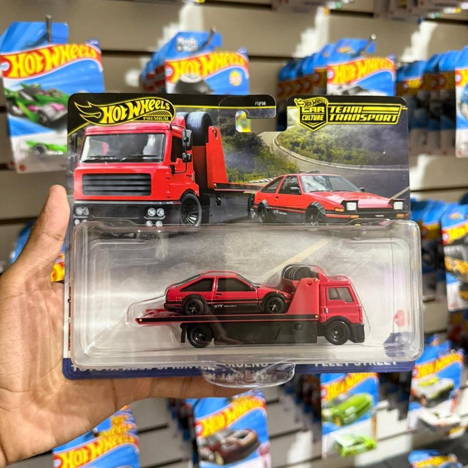 Hot Wheels Premium Team Transport Toyota AE86 Sprinter Trueno con llantas de goma
