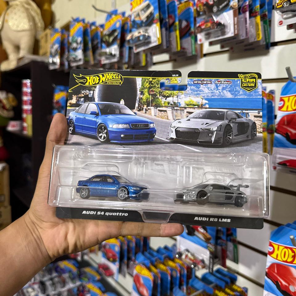 Hot Wheels Premium Duo Audi R8 Lms y Audi S4 con llantas de goma