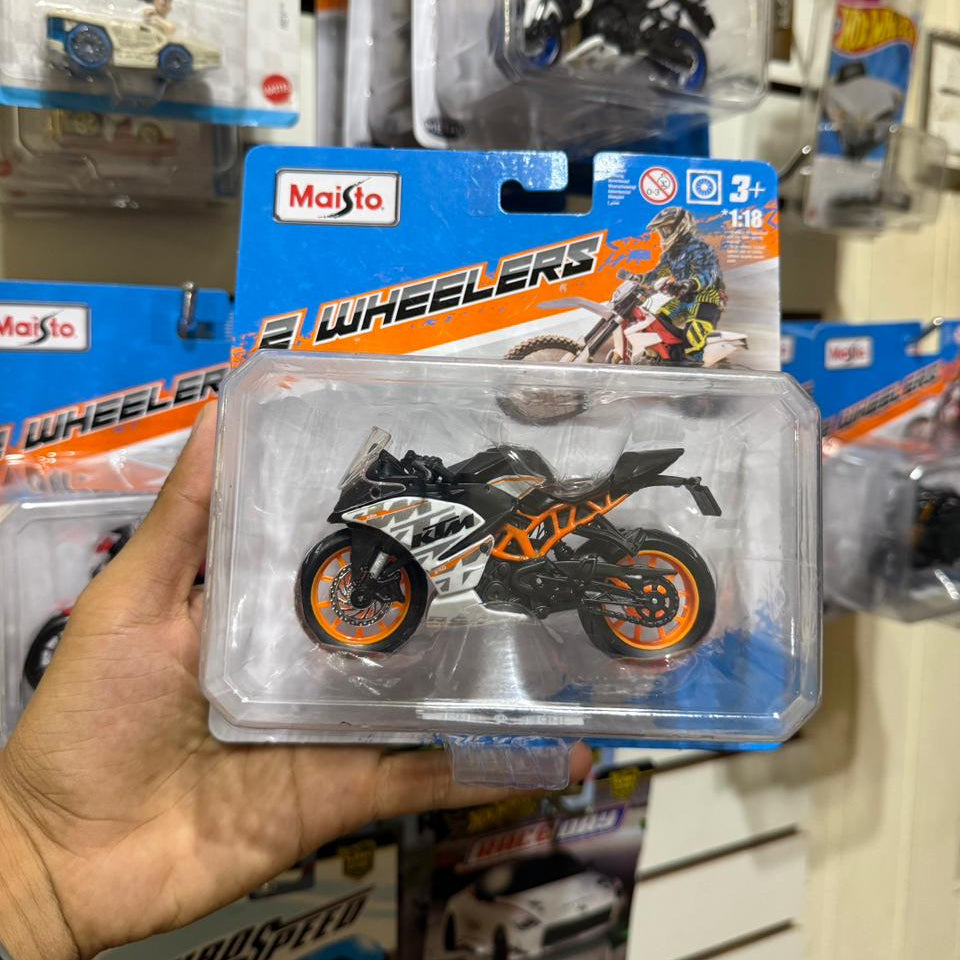 Moto Maisto 1:18 Deportiva KTM Color Blanco con anaranjado