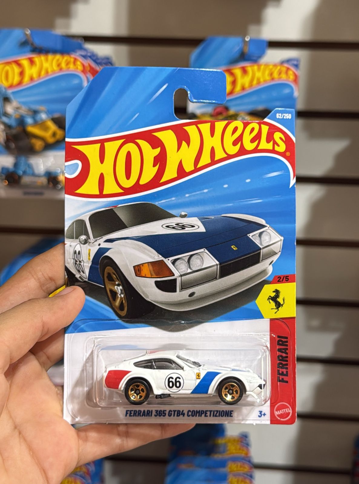 Hw Básico Ferrari 365 GTB4 Competizione