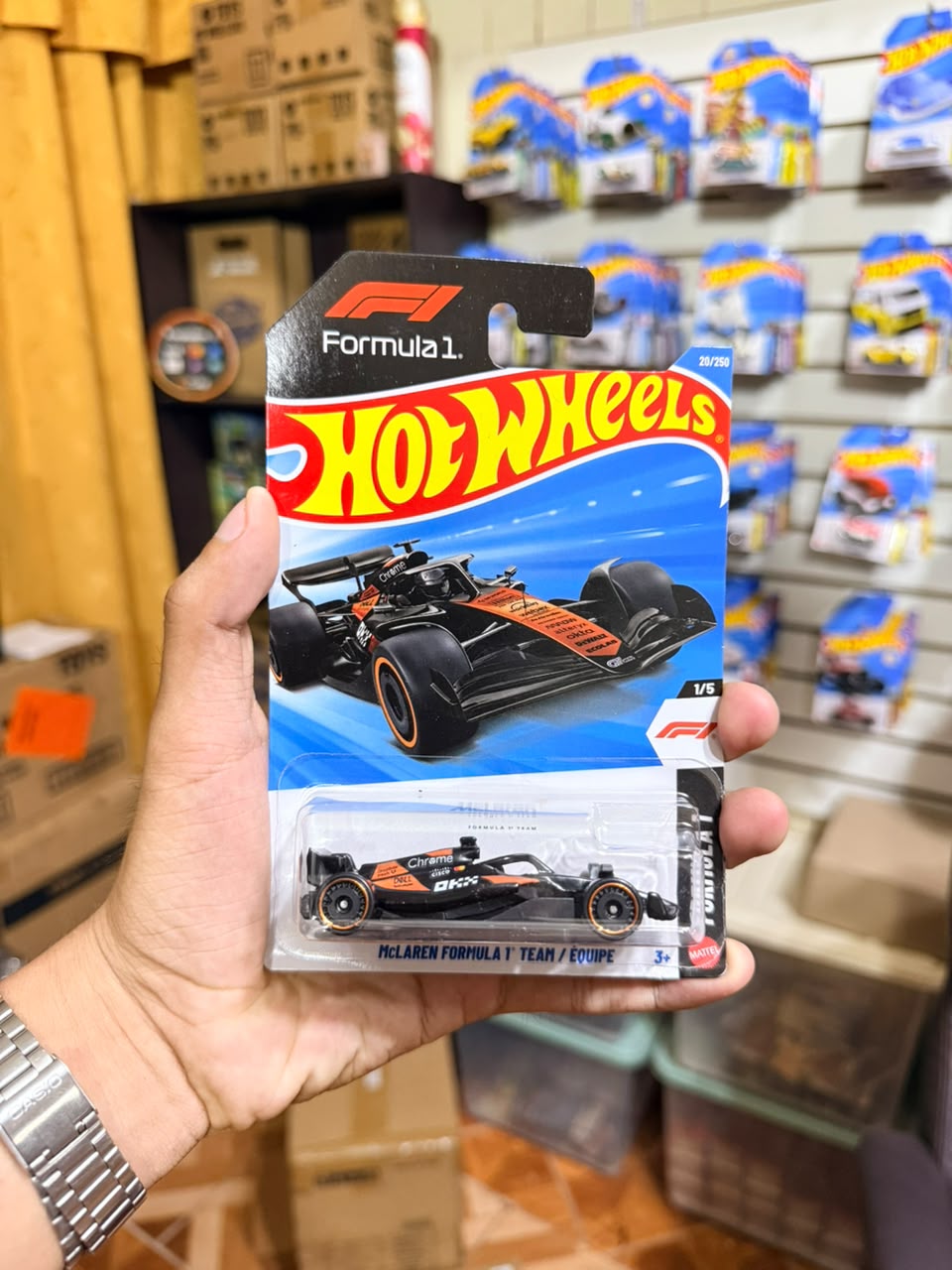 Hw Básico McLaren Formula 1 Team / Équipe