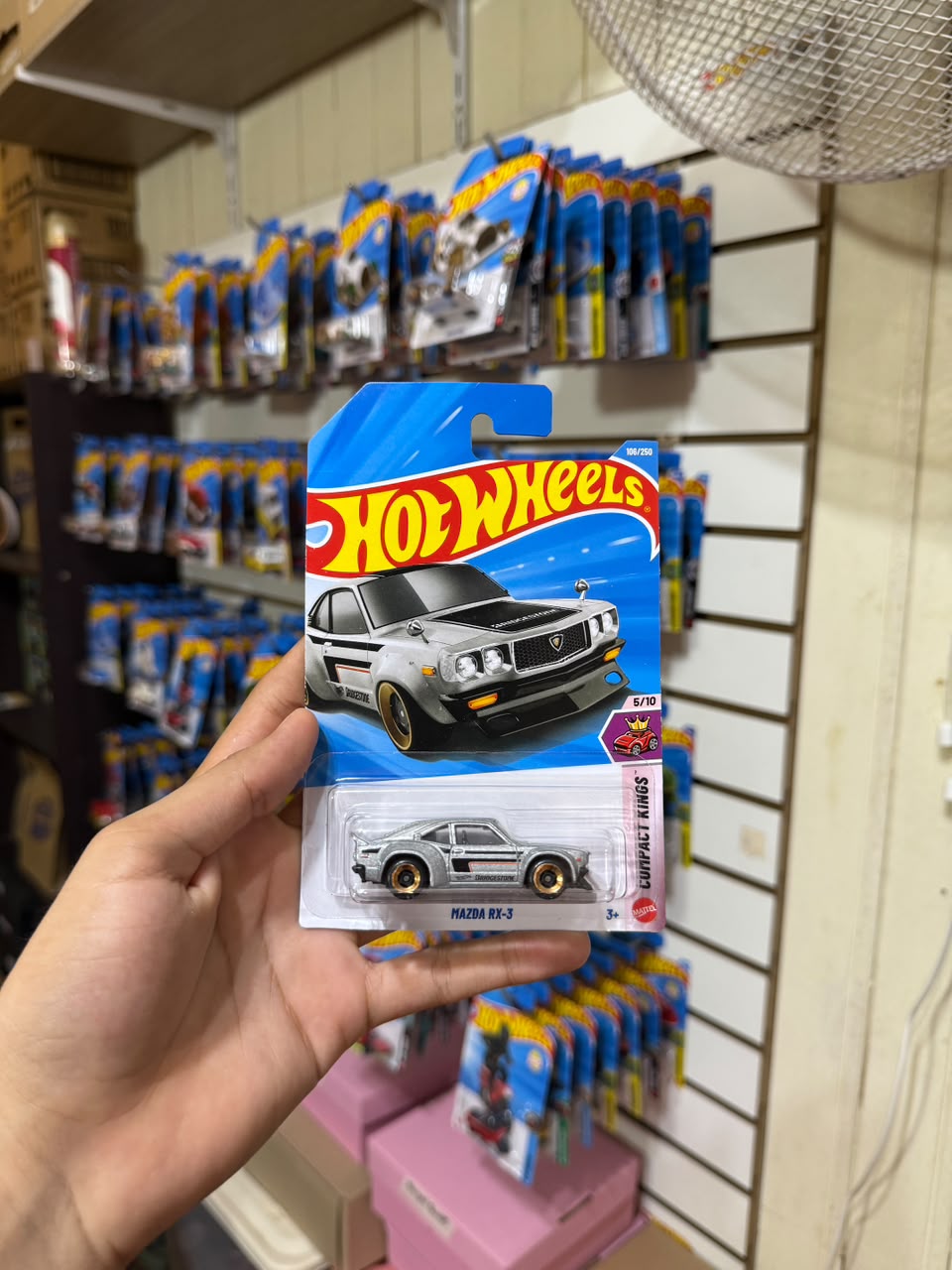 Hw Básico Mazda RX-3