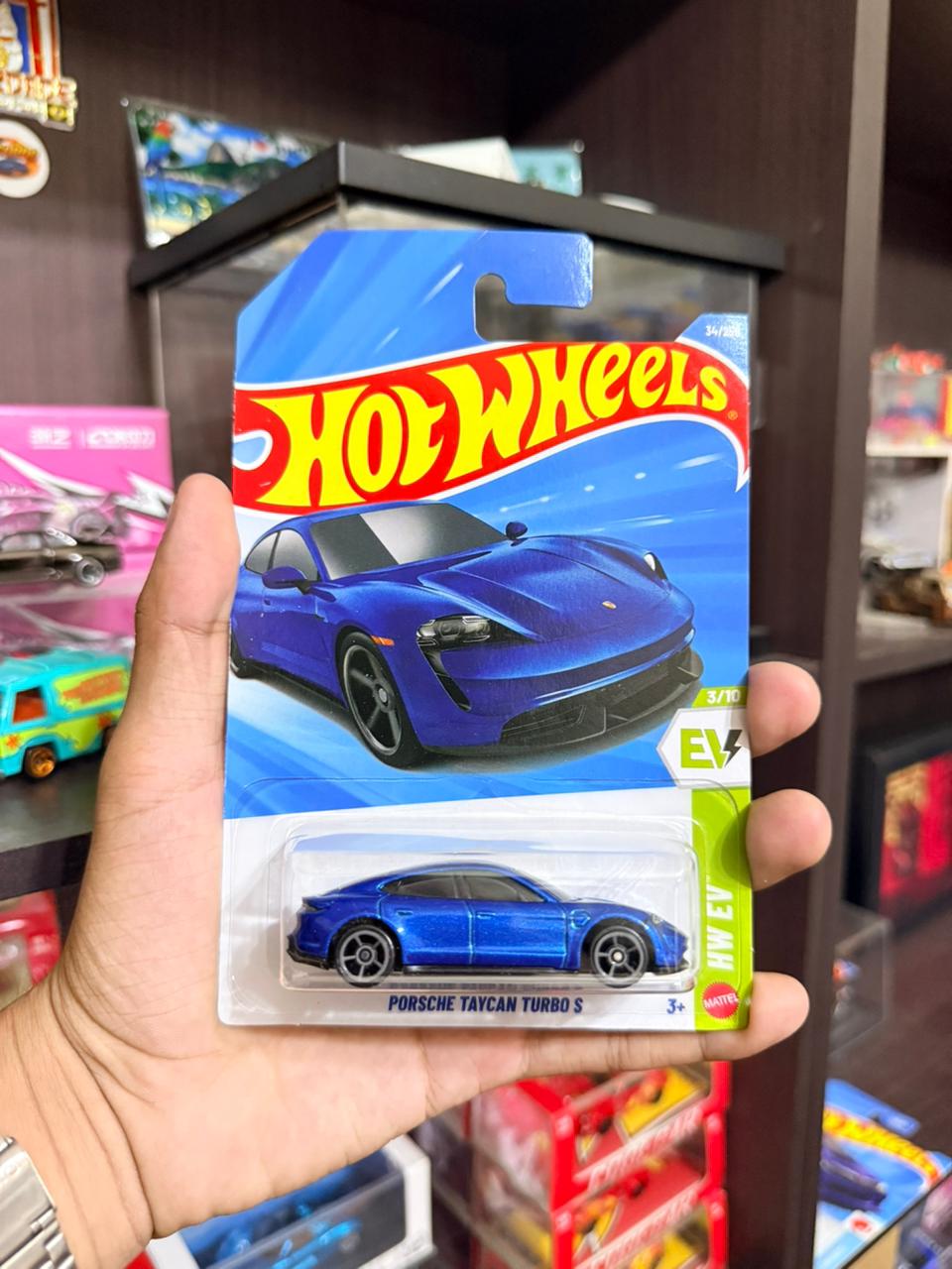 Hw Básico Porsche Taycan Turbo S