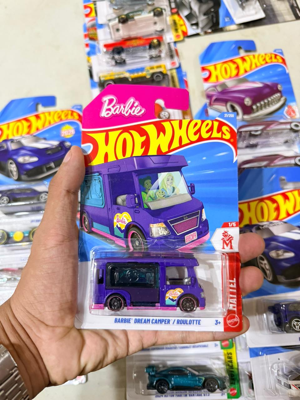 Hw Básico Barbie Dream Camper / Roulotte Morado